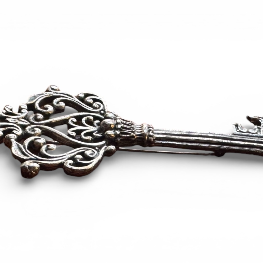 Key Brooch Pin